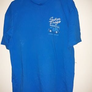 Mens medium senor frogs t shirt